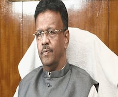 Covid 19 Vaccine: কো-ভ্যাকসিনের প্রথম ডোজ নিতে রাজি ফিরহাদ হাকিম 