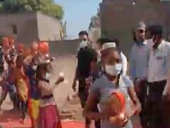 પાટણના ધારણોજ ગામમાં ધાર્મિક કાર્યક્રમમાં એકઠી થઇ ભીડ, જુઓ વીડિયો