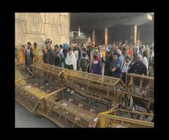 किसानों ने यूपी गेट पर तोड़ी बैरीकेडिंग, दिल्ली में घुसने का प्रयास