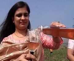 Special Report | रेड आणि व्हाईट वाईननंतर आता 'पिंक' वाईन; पुण्यातील जयश्री यादवांच्या प्रयत्नांना यश