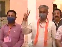 અબડાસા બેઠક પરથી ભાજપના ઉમેદવાર પ્રદ્યુમનસિંહ જાડેજાએ સમર્થકો સાથે કરી ઉજવણી