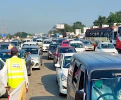 khalapur Toll Naka | मुंबई-पुणे महामार्गावर खालापूर टोलनाक्याजवळ वाहतूक कोंडी