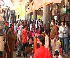 Diwali | नाशिकमधील ठक्कर बाजार बसस्थानकावर प्रवाशांची झुंबड, भाऊबीज असल्यानं महिला प्रवाशांची गर्दी