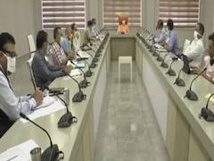 लव जेहाद के खिलाफ कानून को लेकर Union Minister Shekhawat और Rajasthan CM Gehlot के बीच Twitter War