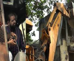 WEB EXCLUISIVE | कुर्ला-अंधेरी रस्ता रुंदीकरणास सुरुवात, आमदार दिलीप लांडेंच्या हस्ते शुभारंभ