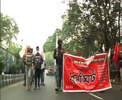 কাজের দিনে ধর্মঘট, অসহায় অফিসযাত্রীরা, চূড়ান্ত দুর্ভোগ, দেখুন সারা বাংলার ছবি Ananda Sakal I এ