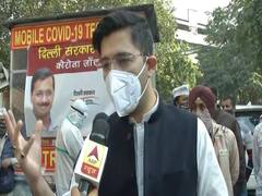 Delhi के Rajinder Nagar से विधायक Raghav Chadha ने अपने विधानसभा क्षेत्र में बांटे मास्क