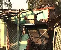 চম্পাহাটিতে বাজি কারখানায় আগুন, আতঙ্কিত স্থানীয়রা