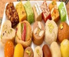 আজ ভাইফোঁটা, সকাল থেকে আয়োজনে ব্য়স্ত বোনেরা, মিষ্টির দোকানে ভিড় 