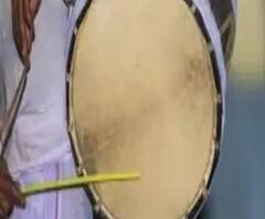 কালী পুজোর আগে লোকাল চালু হতে চওড়া হাসি ঢাকিদের মুখে, শিয়ালদা স্টেশন শোনা গেল ঢাকের বোল