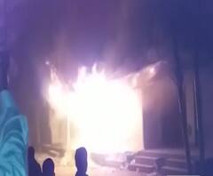 कपड़ों की दो दुकानों में लगी भाषण आग, लाखों का नुकसान। Lakhimpur Kheri Fire