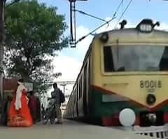 Bengal Local Train Resumption Update: আজ রেল-রাজ্যের বৈঠকে মিলতে পারে কোন নিশ্চিত তথ্য? 