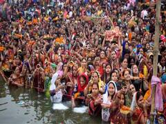 Delhi से Mumbai तक छठ पर घमासान, देखिए- छठ व्रतियों ने क्या कहा