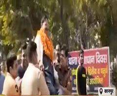 Kanpur: दारोगा को रिटायरमेंट पर मिली 'जरा हटकर विदाई' | Pradesh Prime | ABP Ganga