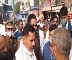 Bulandshahr: कांग्रेसियों की पुलिस से झड़प, लगाए 'Yogi Police हाय-हाय' के नारे| Poorab Paschim 