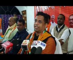 সংখ্যাগরিষ্ঠতা প্রমাণে CM-কে দ্রুত ডাকবেন Governeor, দাবি Saumitra Khan-র, অবাস্তব কথাবার্তা, পাল্টা Sougata Roy