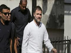 Ahmed Patel को पैतृक गांव में सुपुर्द-ए-खाक किया गया, Rahul Gandhi रहे मौजूद