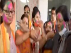 Bihar Election Results: BJP दफ्तर में जोरदार जश्न