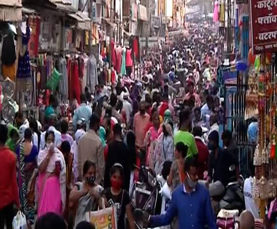Nashik Market Crowd | नाशिकच्या बाजारात नागरिकांचा हलगर्जीपणा, निष्काळजीपणाने गर्दी करत खरेदी