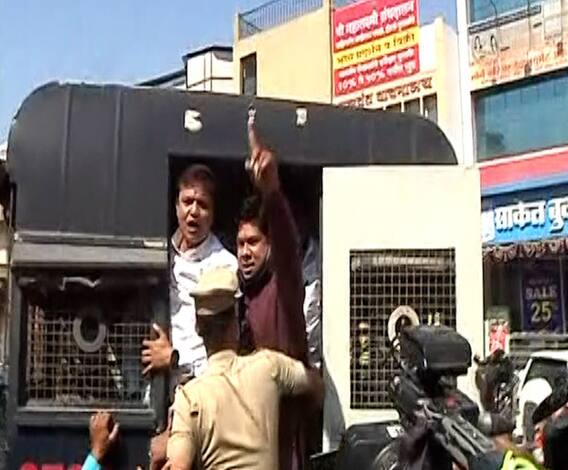 MNS March against Inflated Power Bills | औरंगाबादमध्ये मनसे कार्यकर्ते पोलिसांच्या ताब्यात