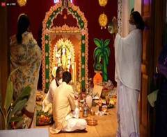 সকালের শিরোনাম: সৌমিত্র চট্টোপাধ্যায় অতি সঙ্কটজনক, দীপাবলিতে মাতোয়ারা বাংলা, কালীঘাটে বাড়ির পুজোয় মমতা-অভিষেক, সঙ্গে আরও খবর