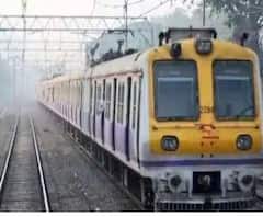 এক ঝলকে: আদ্রায় লোকাল ট্রেন চালুর দাবিতে বিক্ষোভ, বাগনান স্টেশনে যাত্রীদের গোলাপ ফুল দিয়ে স্বাগত বিজেপির