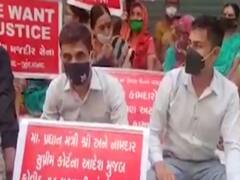 નોકરી પરથી છૂટા કરાતા સુરતના વેડરોડ વિસ્તારમાં મહિલાઓના ધરણાં, જુઓ વીડિયો