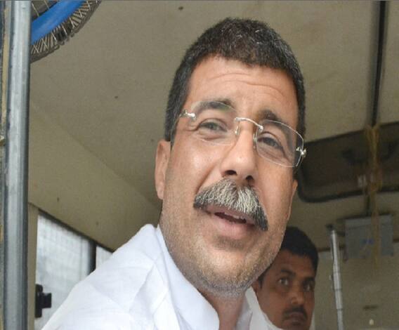 Don Badan Singh Baddo के घर पुलिस कर रही है कुर्की की कार्रवाई| Meerut| ABPGanga 