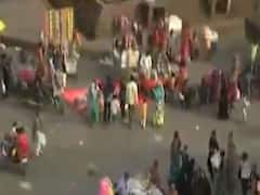 અમદાવાદ: દિવાળીના તહેવારને લઈ બજારોમાં ઉમટી લોકોની ભીડ, સોશિયલ ડિસ્ટન્સનો સત્યાનાશ