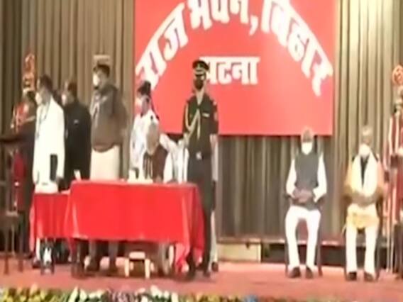 Nitish Kumar शपथ ग्रहण : बिहार में फिर एक बार नीतीश सरकार, 7वीं बार मुख्यमंत्री बने नीतीश