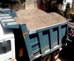Sand Mafia | बीडमधील गेवारईत वाळूमाफियांचा तहसीलदारांच्या पथकावर हल्ला