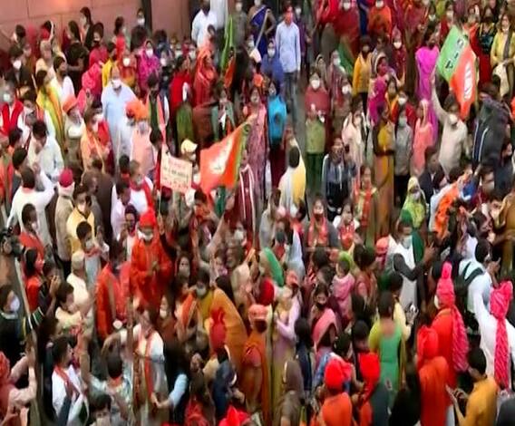 Bihar Election 2020 | भाजप कार्यकर्त्यांचा दिल्लीत जल्लोष