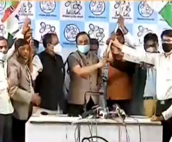 Ananda Sakal IV: একুশের আগেই AIMIM-এ ভাঙন, তৃণমূলে যোগ দিলেন শেখ আনোয়ার হুসেন পাশা-সহ ২০ নেতা-কর্মী 