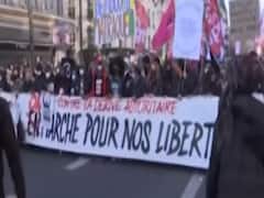 France में नए सुरक्षा कानून पर विवाद, पुलिस से भिड़े Protesters 