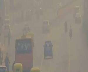 NGT की चेतावनी नहीं आई काम, दिवाली की अगली सुबह दम घोंटने वाला माहौल | Mudde Ki Baat 