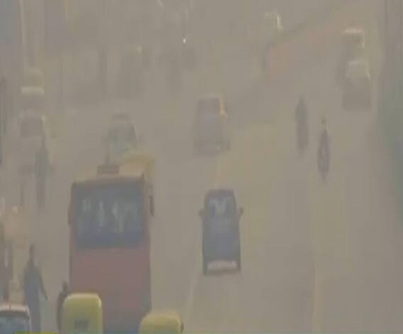 NGT की चेतावनी नहीं आई काम, दिवाली की अगली सुबह दम घोंटने वाला माहौल | Mudde Ki Baat 