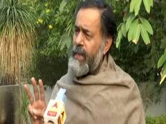 Govt pretends to have a dialogue with the farmers: Yogendra Yadav 