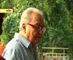 শুরুতে সিনেমার থেকে বেশি আগ্রহী ছিলেন থিয়েটার নিয়ে, পথের পাঁচালি দেখার পর বদলে গিয়েছিল সমস্ত ধ্যান ধারণা, এবিপি আনন্দকে দেওয়া সাক্ষাৎকারে বলেছিলেন সৌমিত্র চট্টোপাধ্যায়