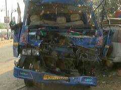 વડોદરાના વાઘોડીયા ચોકડીના બ્રિજ પર ટેમ્પો અને ટ્રેલર વચ્ચે અકસ્માત, 11 મુસાફરોના મોત