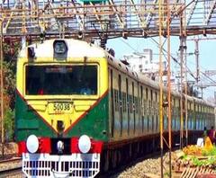 ব্যারাকপুর স্টেশন চত্বরের ছবিটা ঠিক কীরকম? 