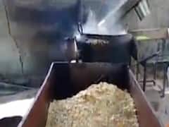 બનાસકાંઠાના સમારવાડા ગામે ફરસાણની દુકાનોમાં આરોગ્ય વિભાગના દરોડા, જુઓ વીડિયો