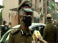NGT ban के बावजूद Delhi में पटाखे बेचने वालों को पुलिस कमिश्नर ने बताया 'गैर जिम्मेदाराना'