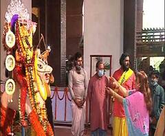 Jagaddhatri Puja: করোনা আবহে বন্ধ আলোর শোভাযাত্রা, তারই মধ্যে চন্দননগরে চলছে জগদ্ধাত্রী প্রতিমা বিসর্জন