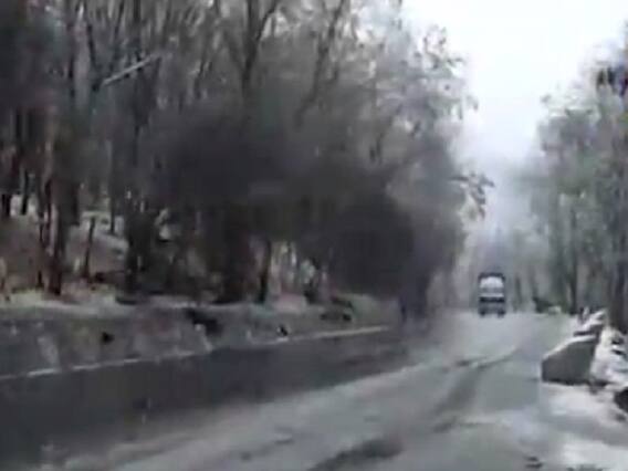 હિમાચલ અને જમ્મુ કાશ્મીરમાં બરફવર્ષા, પર્યટકો માણી રહ્યા છે મજા, જુઓ વીડિયો