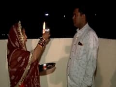 Karwa Chauth 2020: देखिए Corona और Lockdown में कैसे मनाया गया करवा चौथ
