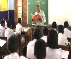 local travel | राज्यातल्या शिक्षक आणि कर्मचाऱ्यांसाठी लोकल प्रवासासाठी रेल्वेला पत्र