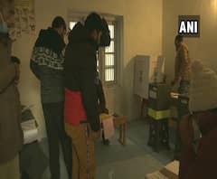 Jammu and Kashmir DDC Polls: ৩৭০ ধারা তুলে দেওয়ার পর প্রথম ভোট, জম্মু-কাশ্মীরে চলছে জেলা বিকাশ পরিষদের ভোটগ্রহণ
