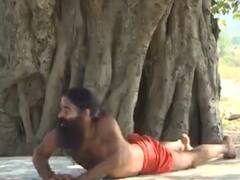 યોગ ભગાવે રોગઃ બાબા રામદેવ સાથે યોગ કરી કમરના દુખાવાથી છૂટકારો મેળવો