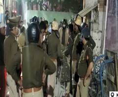 अलीगढ़ में जानवर के लिए वाल्मीकि समाज के दो पक्षों में विवाद,दोनों पक्ष के लोगों ने जमकर किया पथराव