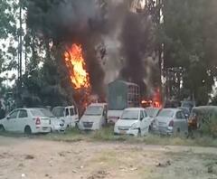 PIMPRI | पिंपरीत पोलीस स्टेशनच्या आवारातील जप्त केलेल्या वाहनांना आग, दहा ते बारा वाहनं जळून खाक